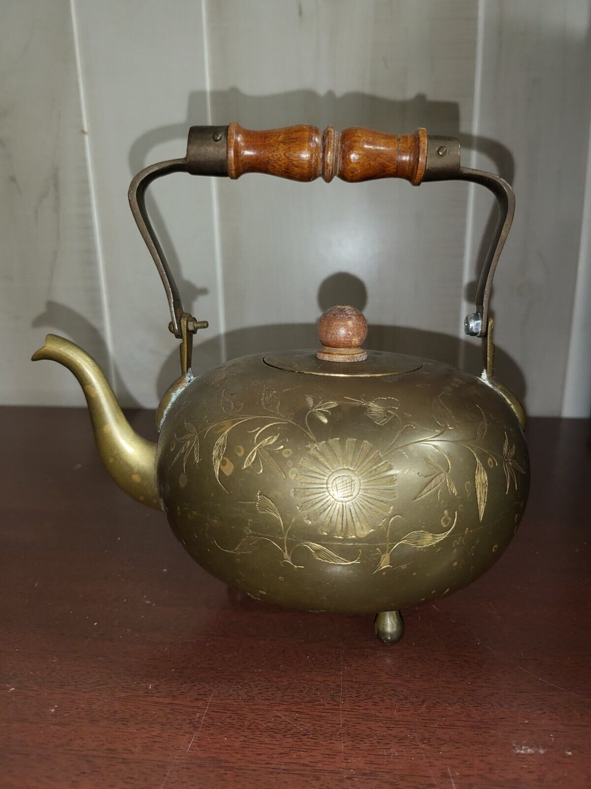 Vintage Copper Tea Pot Made In India Floral Pattern & Wood Handle F1616